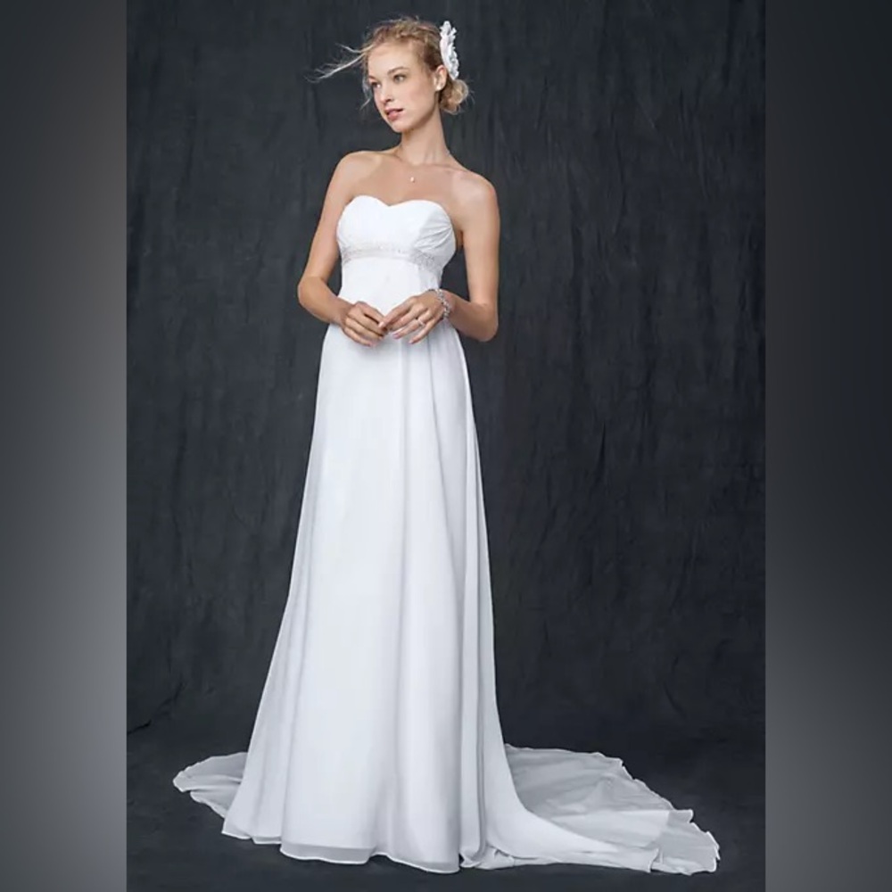 DAVID'S BRIDAL COLLECTION Sweetheart Chiffon Wedding Dress w/ Side Drape, Size 6